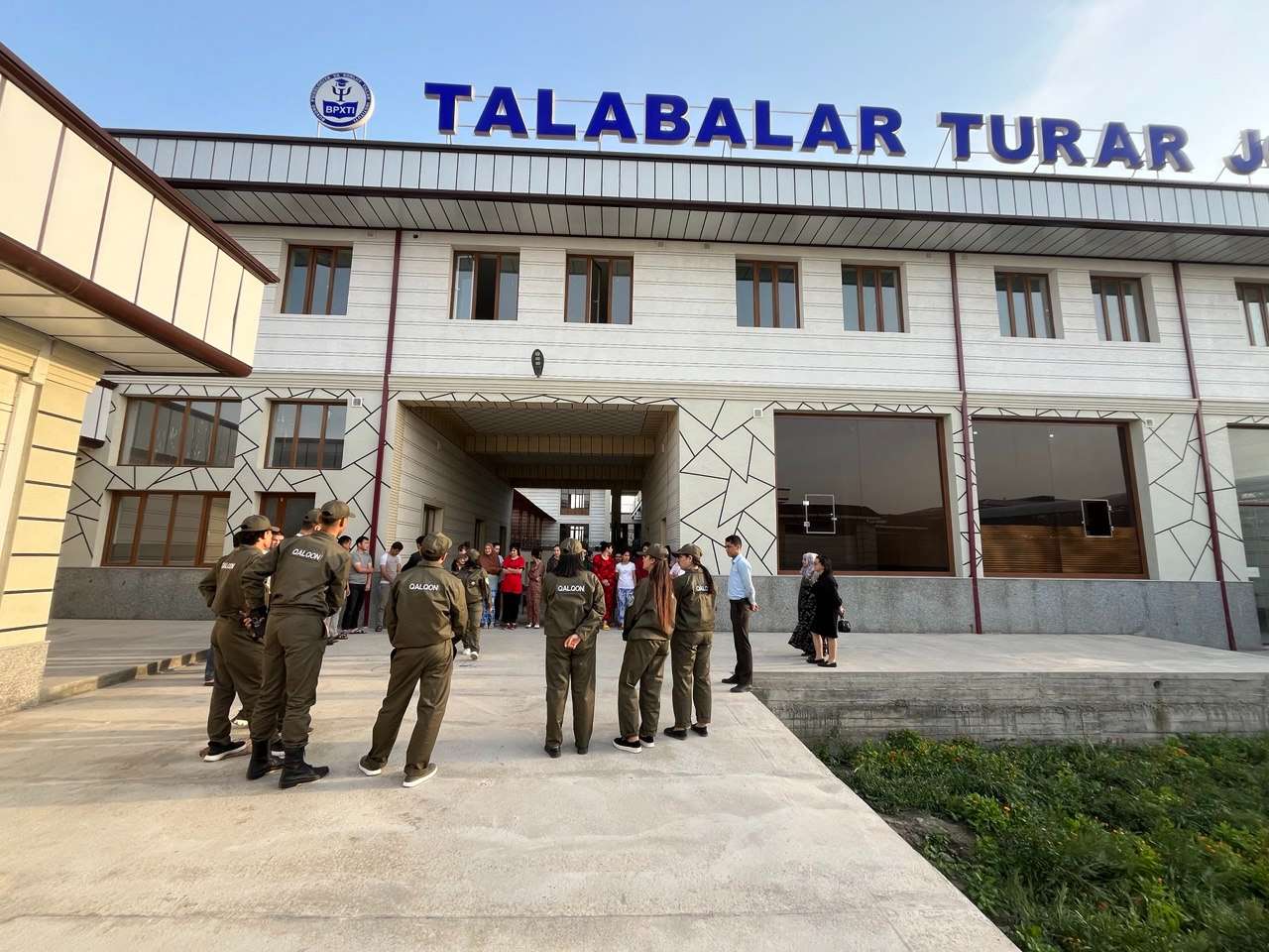Talabalar turar joyi tashqi ko'rinishi